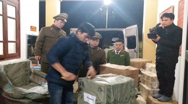 Lạng Sơn: Tiêu hủy 225 kg thực phẩm nhập lậu