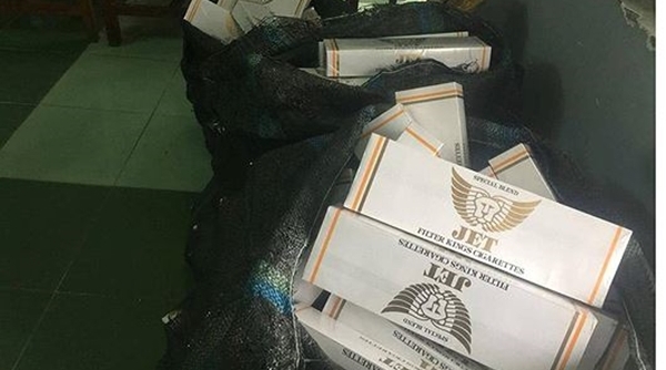 Đà Nẵng: Bắt giữ xe khách vận chuyển gần 1.800 gói thuốc lá nhập lậu