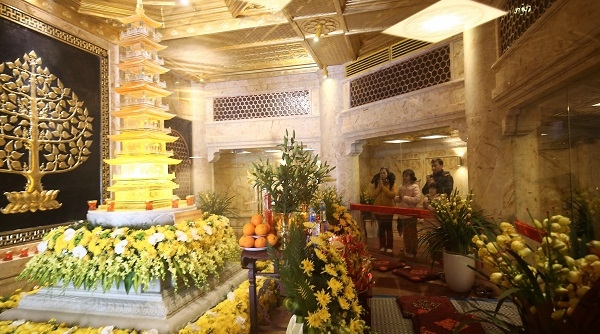 Quần thể tâm linh trên đỉnh thiêng Fansipan cung rước xá lợi Phật đón năm mới