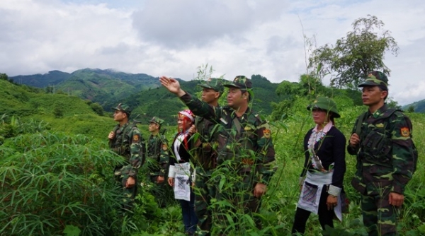 Nơi con sông Hồng chảy vào đất Việt: Gặp gỡ lính quân hàm xanh