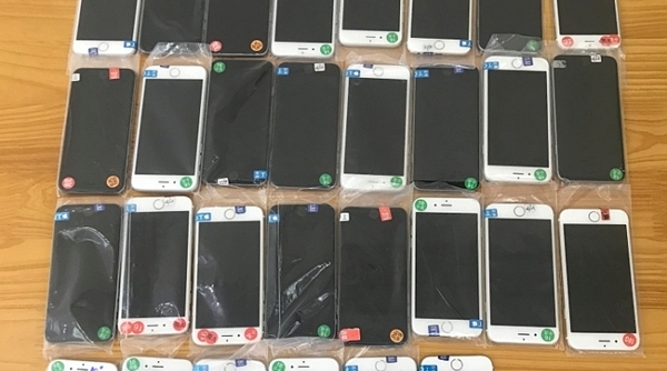 Quảng Ninh: Phát hiện đối tượng vận chuyển 30 chiếc điện thoại iPhone 6 không giấy tờ