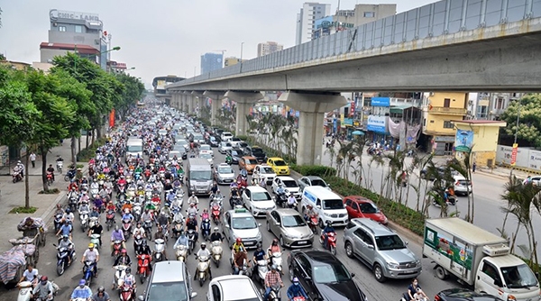 Hà Nội: Thí điểm cấm xe máy trên đường Nguyễn Trãi hoặc Lê Văn Lương?