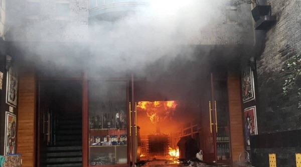 Hải Phòng: Cháy lớn tại khách sạn trên đường Lạch Tray, một nhân viên tử vong