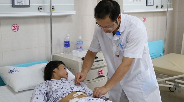 Phú Thọ: Phẫu thuật thành công khối u nang buồng trứng cho bé gái 10 tuổi