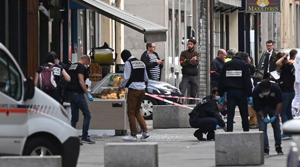Đánh bom tự chế ở Pháp, 8 người bị thương