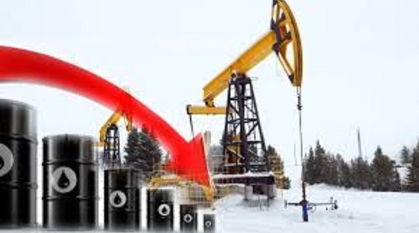 Giá dầu ngày 3/6: Tiếp đà lao dốc không phanh