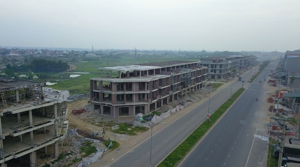 Những cá nhận nào đã đưa hối lộ cho Đoàn thanh tra Bộ Xây dựng tại Vĩnh Phúc?