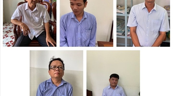 Trà Vinh: Bắt 5 đối tượng nguyên cán bộ Phòng TN&MT gây thất thoát 120 tỷ đồng