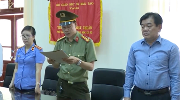 Hủy bỏ quyết định nghỉ hưu đối với Giám đốc Sở GD&ĐT Sơn La Hoàng Tiến Đức