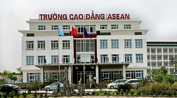 Trường CĐ Y – Dược Asean: Thí sinh háo hức nộp hồ sơ xét tuyển học bổng ngành Điều dưỡng