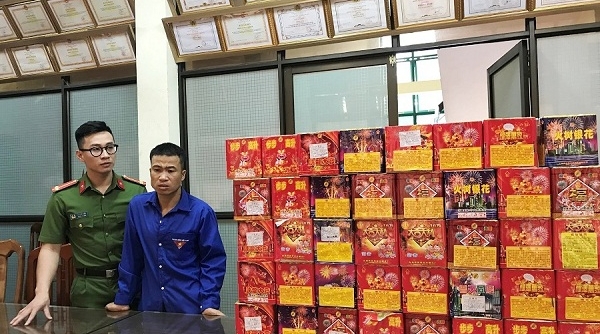 Lạng Sơn: Khởi tố đối tượng vận chuyển pháo nổ trái phép