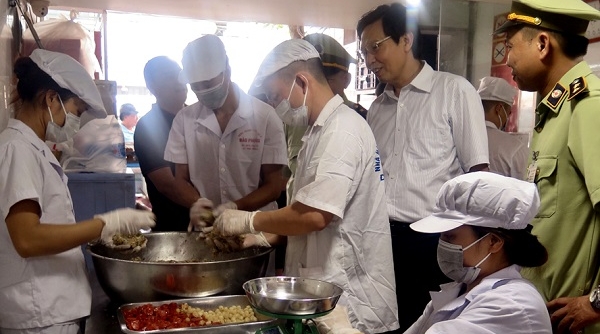Tăng cường kiểm tra, kiểm soát các cơ sở sản xuất, kinh doanh bánh trung thu