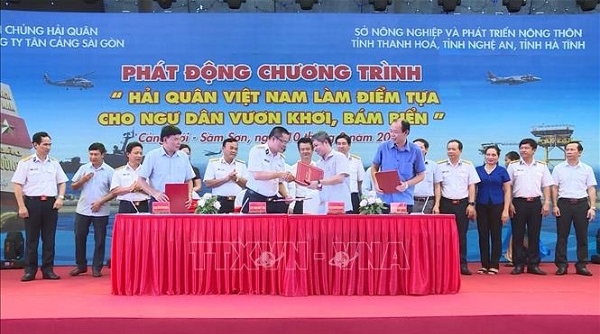 Hải quân Việt Nam: Điểm tựa cho ngư dân vươn khơi, bám biển