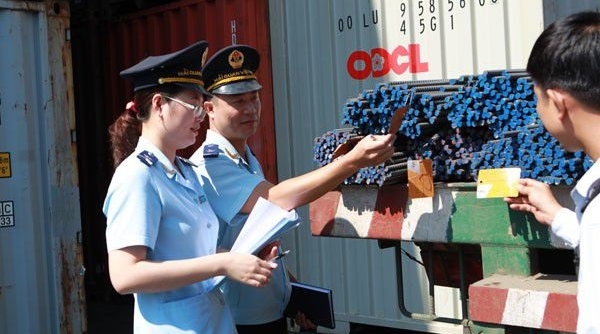 Hơn 500 container phế liệu bị "trục xuất" khỏi Việt Nam
