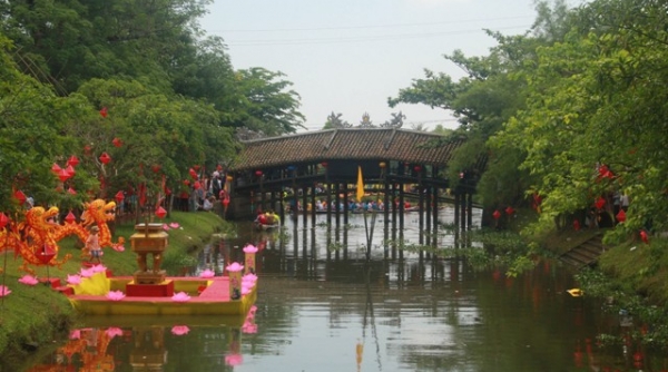 Chợ đêm “Cầu Ngói Thanh Toàn” - điểm du lịch mới của Thừa Thiên Huế