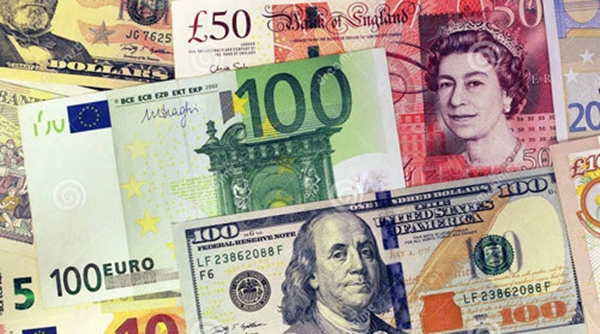 Giá USD tăng, bitcoin giảm mạnh