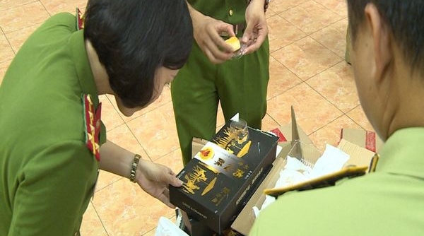 Hà Nội: Thu giữ gần 16.000 sản phẩm bánh kẹo không rõ nguồn gốc