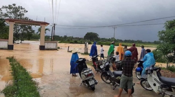 Hà Tĩnh: Thủy điện xả lũ do mưa lớn, nhiều xã miền núi bị chia cắt, 26.000 HS lỡ hẹn buổi tựu trường