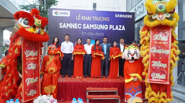 Tưng bừng khai trương Samnec Samsung Plaza Hà Nội