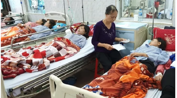 Nam Định: 20 công nhân nhập viện nghi do ngộ độc khí