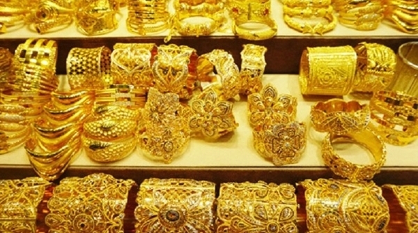Giá vàng thế giới trên đà giảm mạnh