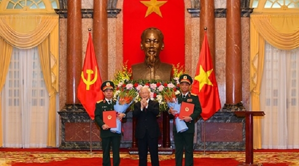 Tổng Bí thư, Chủ tịch nước trao Quyết định thăng quân hàm cho 2 tướng lĩnh quân đội