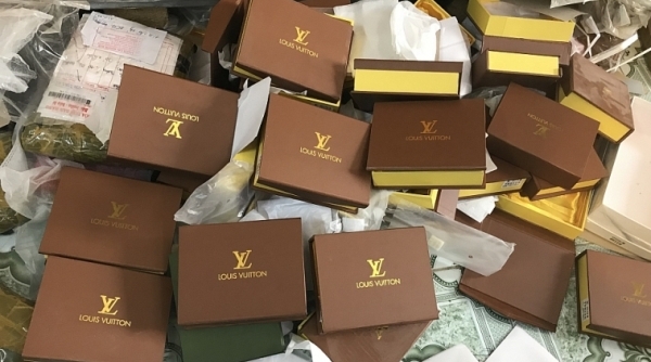 Hà Nội: Thu giữ hơn 1.200 túi xách giả mạo thương hiệu nổi tiếng
