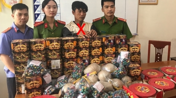 Nghệ An: Bắt đối tượng vận chuyển gần 90 kg pháo