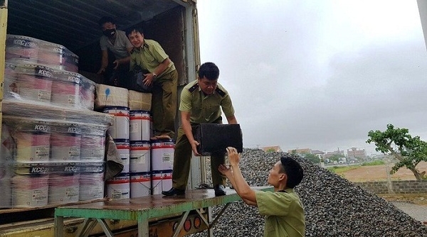 Bắt giữ xe vận chuyển lượng lớn rượu ngoại nhập lậu tại Quảng Bình