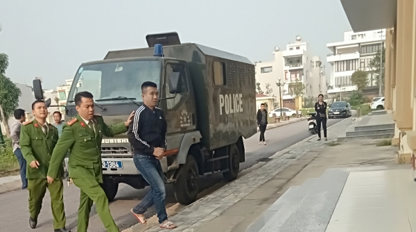 Cán bộ Công an trại giam thuê xe ô tô bán lấy tiền tiêu xài bị tuyên phạt 12 năm tù giam
