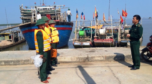 Thanh Hóa: Cứu sống 7 ngư dân gặp nạn trên biển