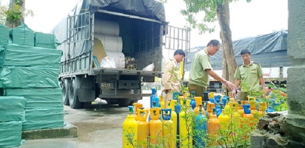 Quảng Bình: Thu giữ khối lượng lớn khí nghi là khí cười