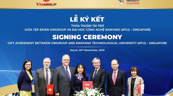 Vingroup tài trợ 5 triệu đô la Singapore cấp học bổng cho người Việt