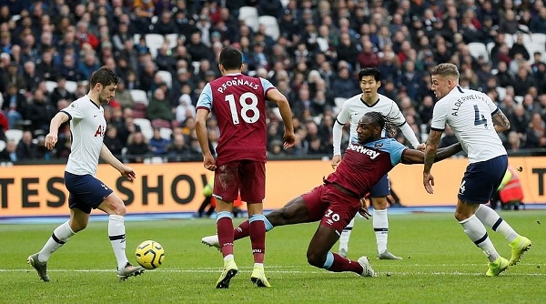 Tottenham giành chiến thắng trước West Ham trong ngày HLV Mourinho trở lại