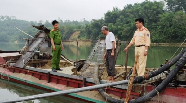 Hà Tĩnh: Liên tiếp phát hiện cát tặc trên sông Lam