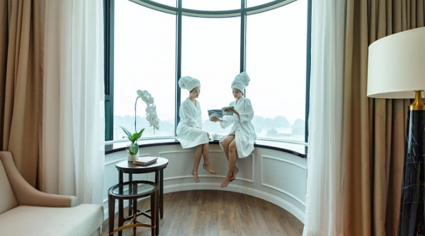 Mùa lễ hội 2019 check -in ô cửa sổ khổng lồ cực ảo tại khách sạn view cao nhất Hạ Long