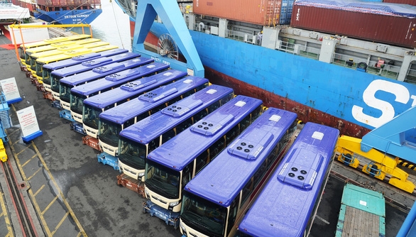 Lô xe bus đầu tiên được Thaco xuất khẩu sang thị trường Philippines