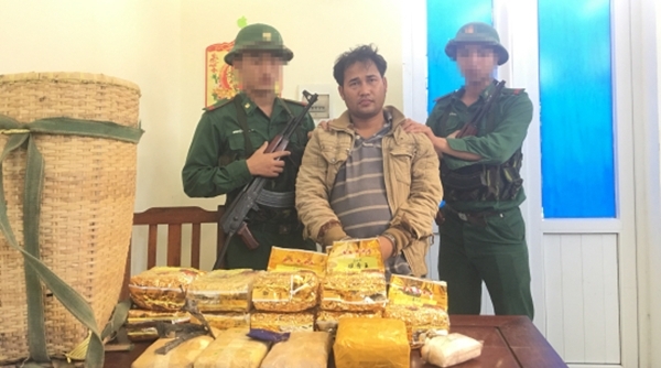 Bắt giữ đối tượng người Lào vận chuyển 10 kg ma túy đá, 20.000 viên ma tuý tổng hợp