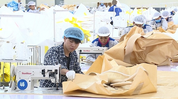 Dịch COVID -19: EU, Mỹ không ngưng nhập khẩu hàng dệt may Việt Nam