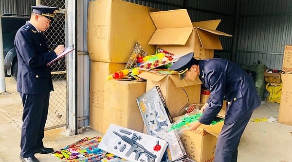 Hà Nội: Phát hiện, thu giữ hơn 1.200 khẩu súng đồ chơi trẻ em bằng nhựa