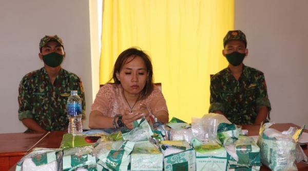An Giang: Phát hiện và bắt giữ 30kg nghi là ma túy đá vân chuyển từ Campuchia về Việt Nam