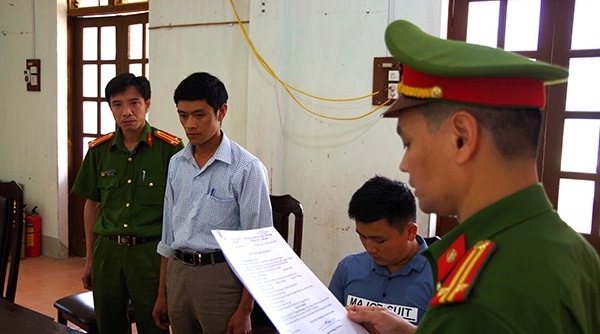 Hà Giang: Bắt 2 cán bộ xã ở tham ô trên 800 triệu đồng