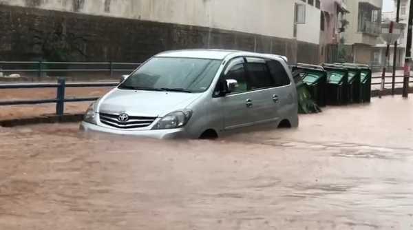 Đà Lạt: Ngập lụt sau mưa lớn