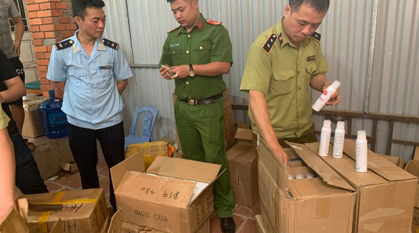 Lạng Sơn: Tạm giữ gần 17.000 sản phẩm mỹ phẩm không rõ nguồn gốc