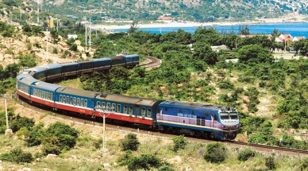 Đường sắt tăng chuyến tàu du lịch Đà Nẵng, Lào Cai