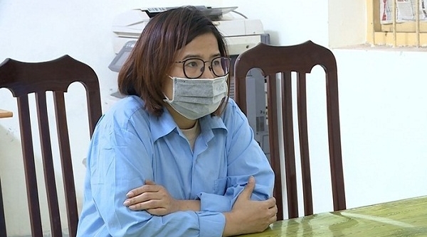 Khởi tố 4 bị can buôn bán trang phục phòng dịch Covid-19 giả