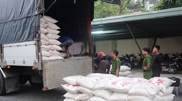An Giang: Phát hiện 4 xe tải chở 39 tấn đường cát ngoại nhập lậu