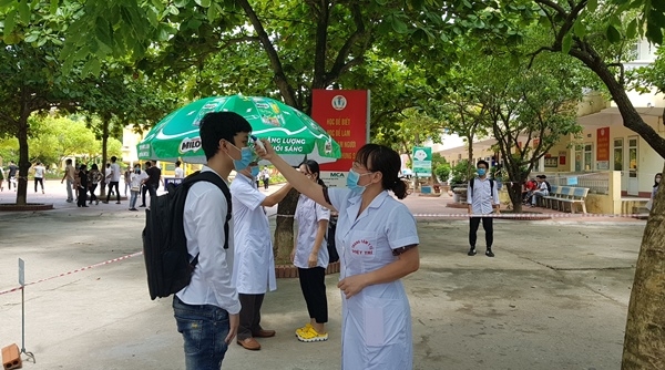 Phú Thọ: Phòng dịch chặt chẽ, 13.808 thí sinh yên tâm đến trường làm thủ tục