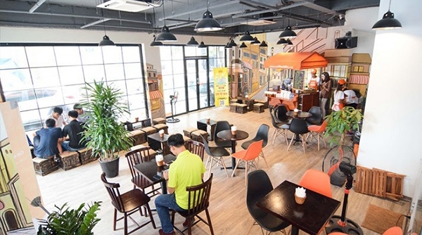Hà Nội: Từ 0h ngày 19/8, nhà hàng, quán cafe thực hiện giãn cách tối thiểu 1 m