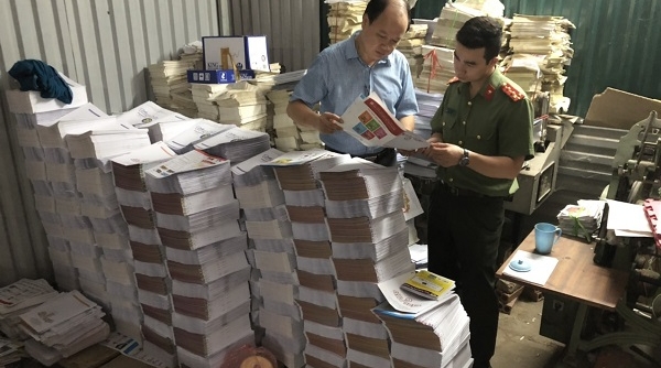 Hà Nội: Triệt phá cơ sở in gia công, thu giữ gần 60.000 cuốn sách lậu